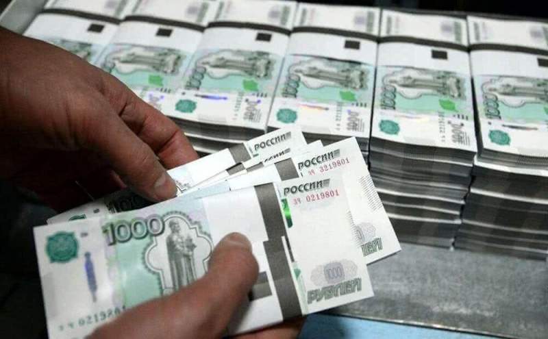 Почти 15 миллиардов рублей отправят на зарплаты бюджетников