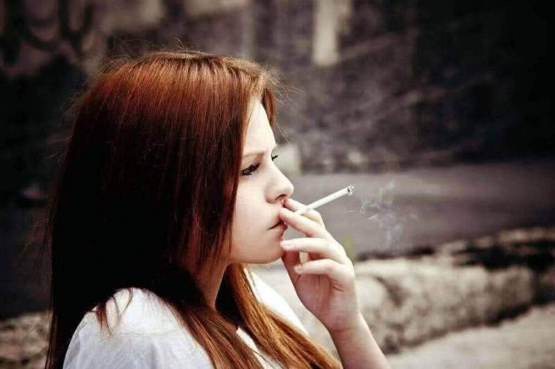 Курение снижает привлекательность
