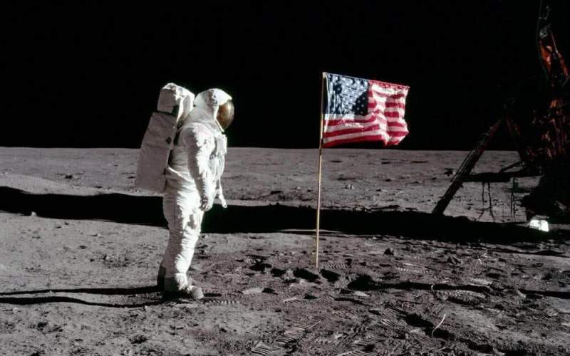 Президент США Дональд Трамп планирует вновь высадить астронавтов на Луне