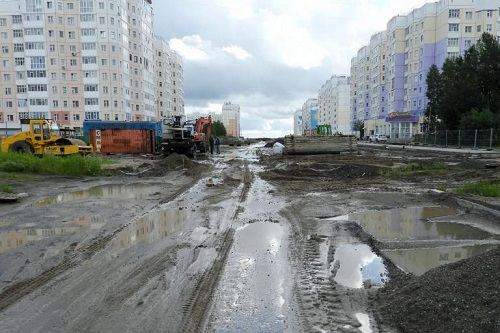 Идем на восток: строительство дорог в новых микрорайонах Нижневартовска продолжается