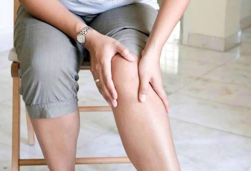 Диагностируем болезнь по болям в коленях
