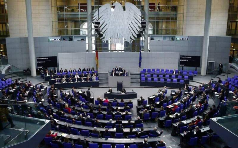 Немецкие депутаты Бундестага потребовали немедленно прекратить санкции против России – экономика Германии стремительно летит на дно