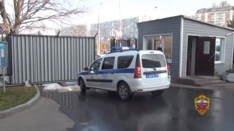 Полицейские Нагорного района столицы задержали подозреваемых в разбойном нападении