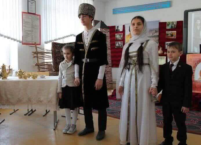 Хасавюртовским школьникам полюбились стихи Фазу Алиевой, призывающие к сохранению семейных традиций горцев
