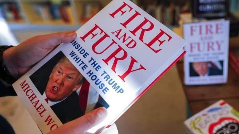 Книга о президенте США Дональде Трампе заняла первое место в рейтинге продаж на Amazon
