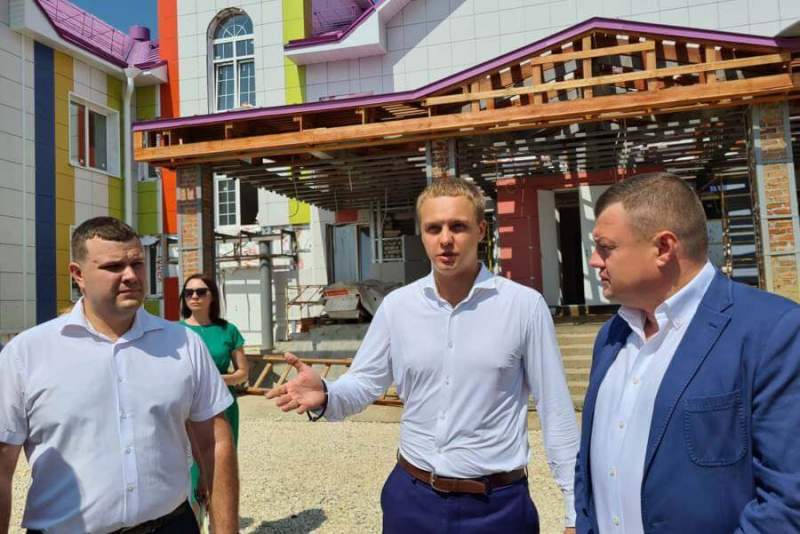 Губернатор Александр Никитин посетил стройплощадку нового детского сада в Тамбове