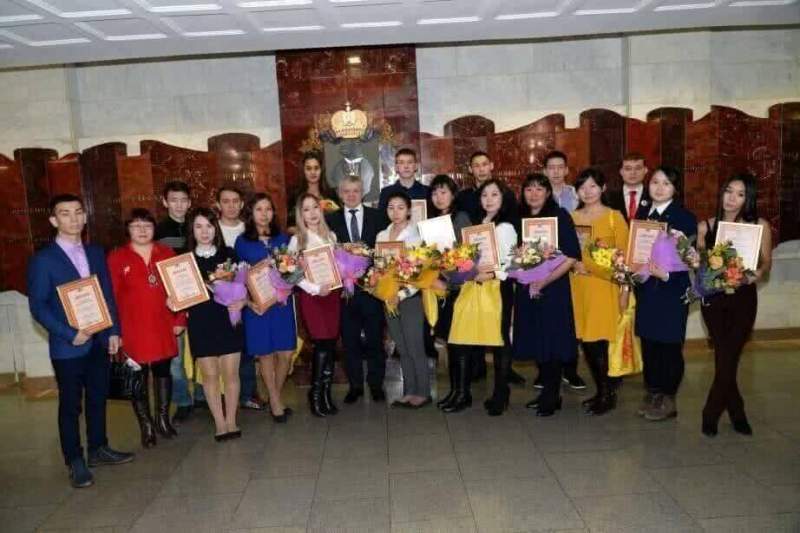 Лучшие студенты Хабаровского края из числа коренных народов получили Губернаторские стипендии