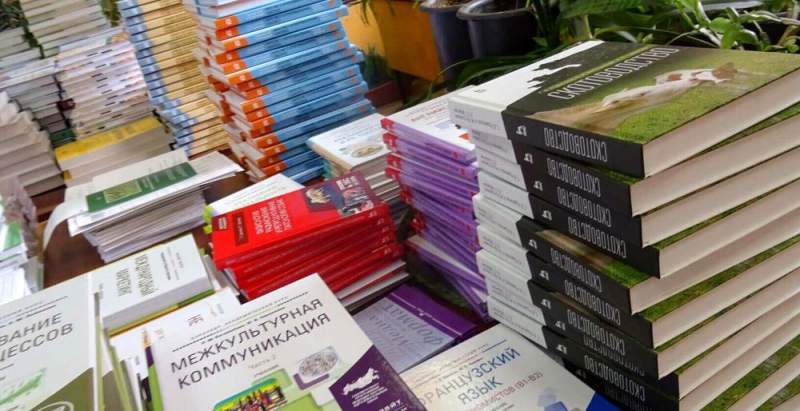Библиотека Хасавюрта приобрела на средства из городского бюджета более полутысячи томов недавно изданных книг