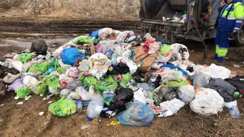 Пока петербуржцы сидят дома, нарушители сбрасывают мусор где попало