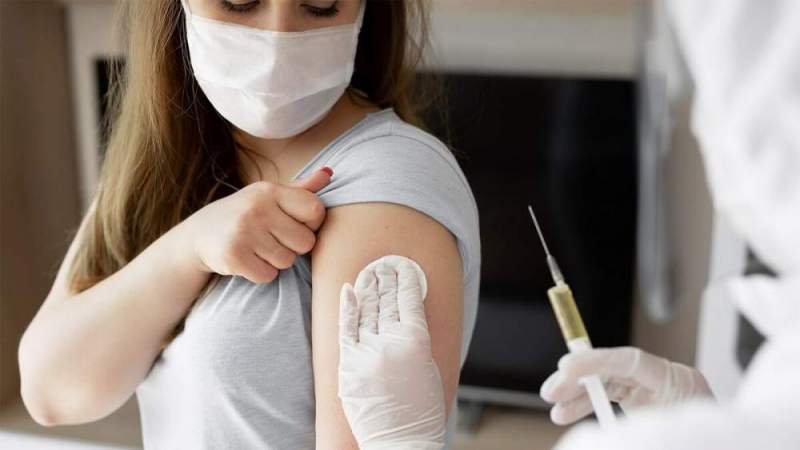 Вакцинацию от коронавируса в РФ предложили сделать обязательной