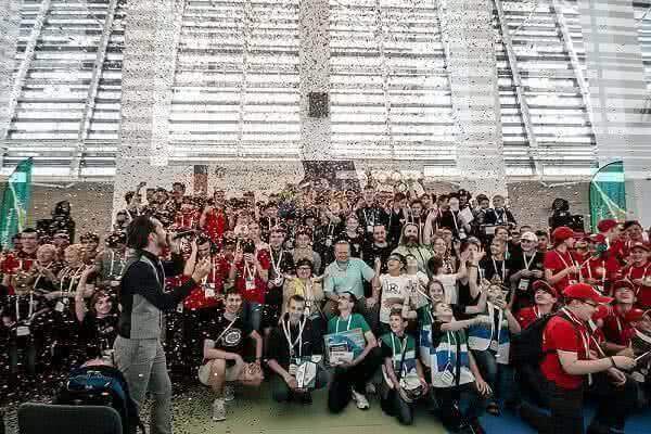 Почти 600 учащихся выступили в финале Всероссийской Робототехнической Олимпиады