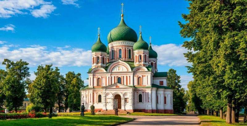 Волжская поэма в движении: как водная стихия раскрывает душу древней столицы Поволжья