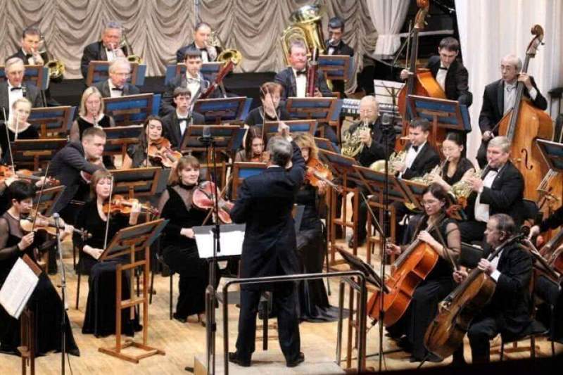 Творческий сезон открывает Дальневосточный академический симфонический оркестр