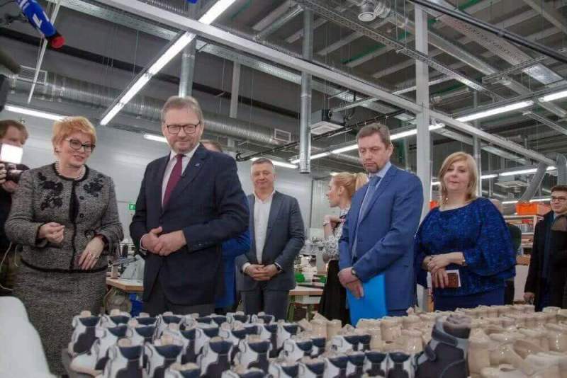 Кандидат в президенты Российской Федерации Борис Юрьевич Титов посетил фабрику ортопедической обуви «Ортомода»