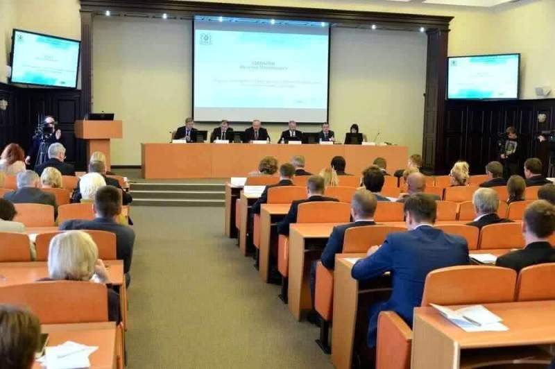 Взаимодействие государственной и частной систем здравоохранения обсудили в Правительстве Хабаровского края