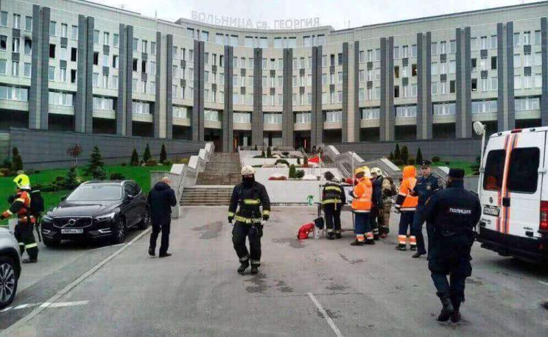 Александр Беглов отметил профессиональные действия врачей больницы Св. Георгия при пожаре 