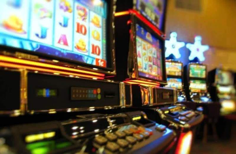 О преимуществах и игровых аппаратах казино Азино