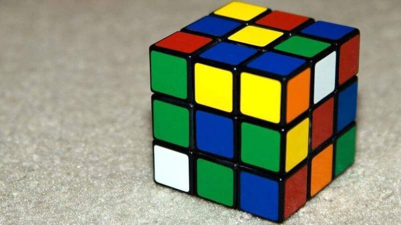 Научиться собирать кубик Рубика быстро возможно