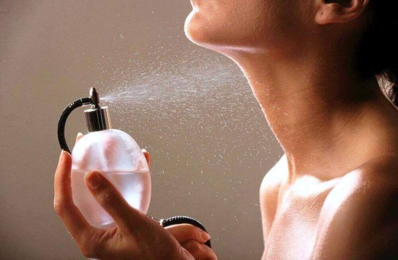 Врачи: дезодоранты и духи вредят организму не меньше, чем выхлопные газы
