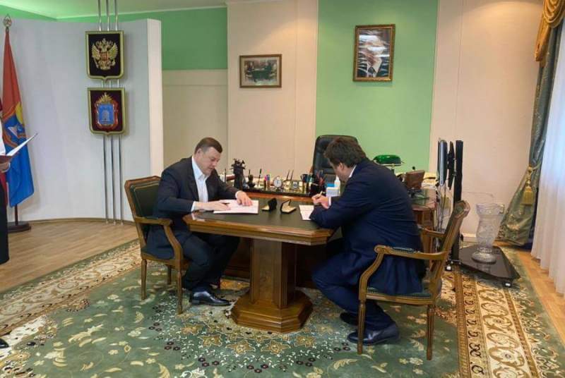 Губернатор Александр Никитин и генеральный директор Росагролизинга Павел Косов подписали соглашение о взаимодействии