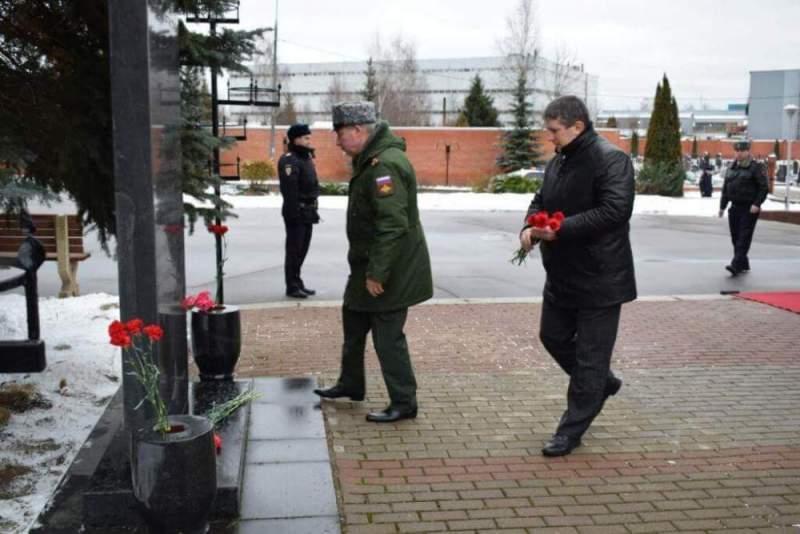 Начальник УВД Зеленограда принял участие в возложении цветов к памятным местам 