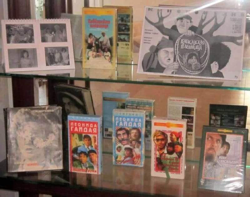 В библиотеке Хасавюрта развернута обширная выставка, посвященная отечественной кинокомедии
