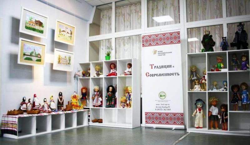 В Вологде на выставке "Куклы на все времена" представлены танцующие куклы