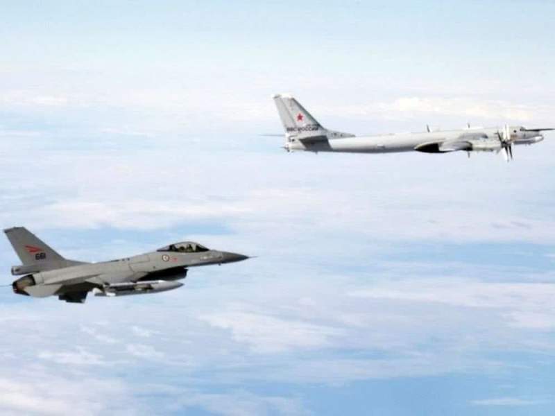 КНР призвала к диалогу в связи с полетами российских бомбардировщиков вблизи Корейского полуострова