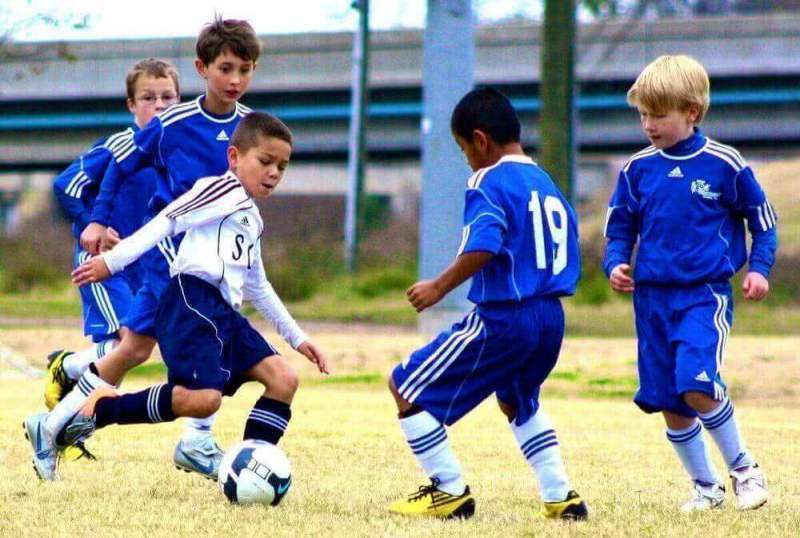 Какие нюансы нужно учитывать, приобретая детскую футбольную форму