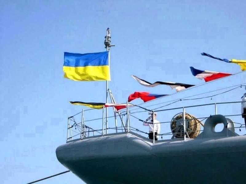 Украинские моряки пригрозили президенту своим возвращением в Крым