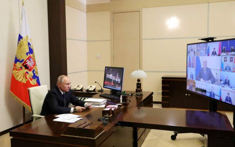 Путин одобрил идею повышения МРОТ в России