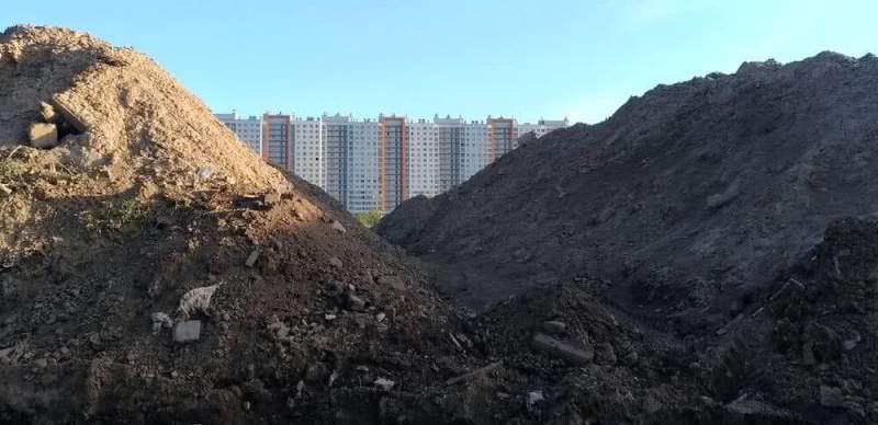 Пока администрация Красносельского района «грабит» бюджет, мусор растет
