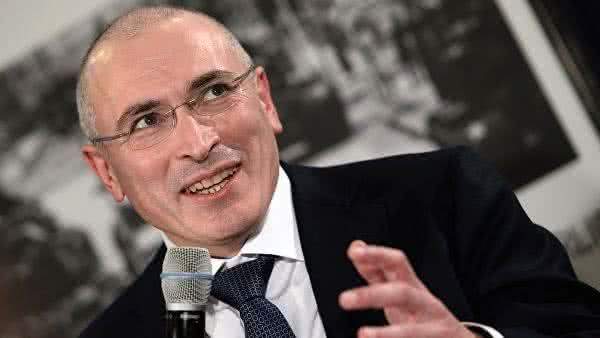 Ходорковский покоряет Россию.  Как он смог попасть во власть?