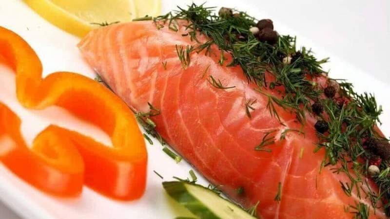 В Магадане продается самая дешевая красная рыба в России
