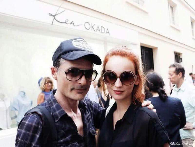 Голливудский актер Чарли Шин был замечен в Париже с российской моделью Агатой Максимовой