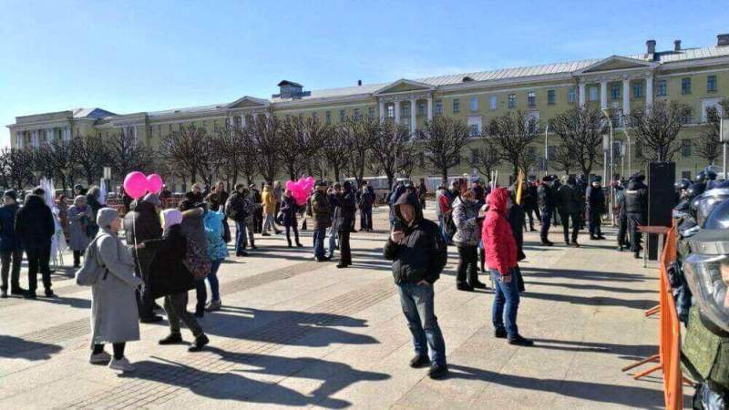 Согласованный митинг оппозиции в Петербурге провалился