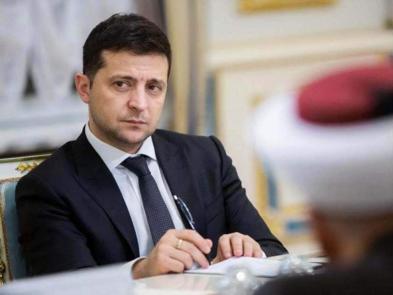 Зеленский сообщил о планах решения конфликта на Донбассе 