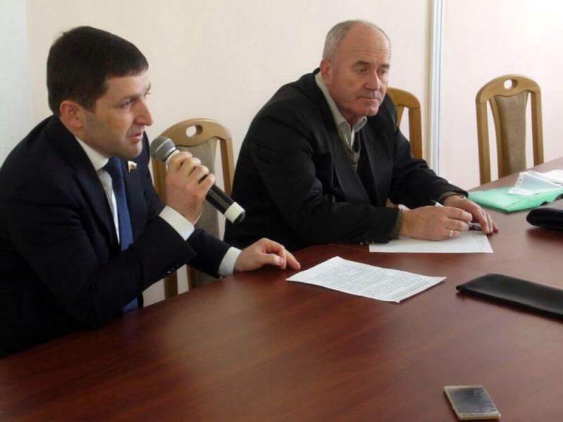 Депутат Госдумы Борис Гладких ответил на вопросы ЖКХ, капремонта и благоустройства дворов 