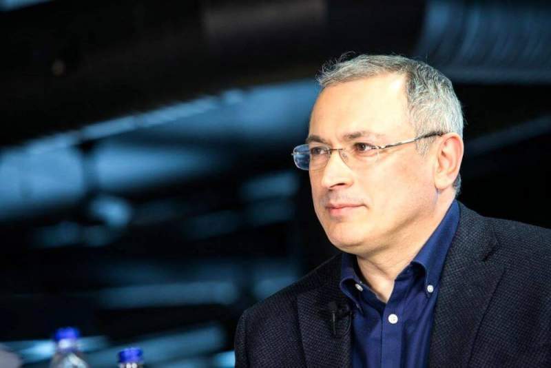 Тюремного срока было мало: Ходорковский обворовывает постояльцев своих отелей
