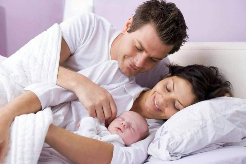Врачи посоветовали беременным женщинам правильную позу для сна