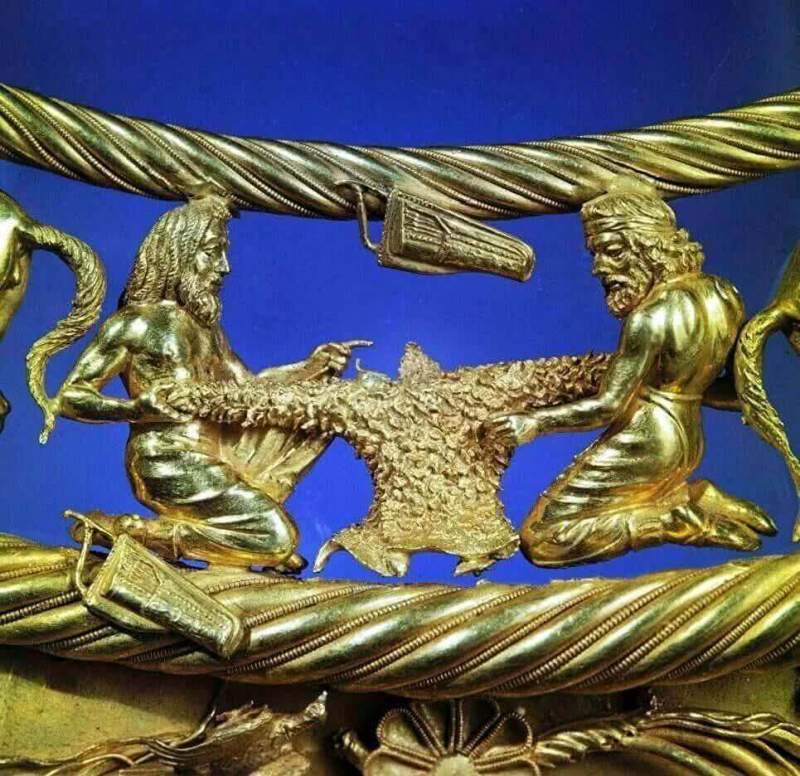 Голландский музей передал крымское золото Украине