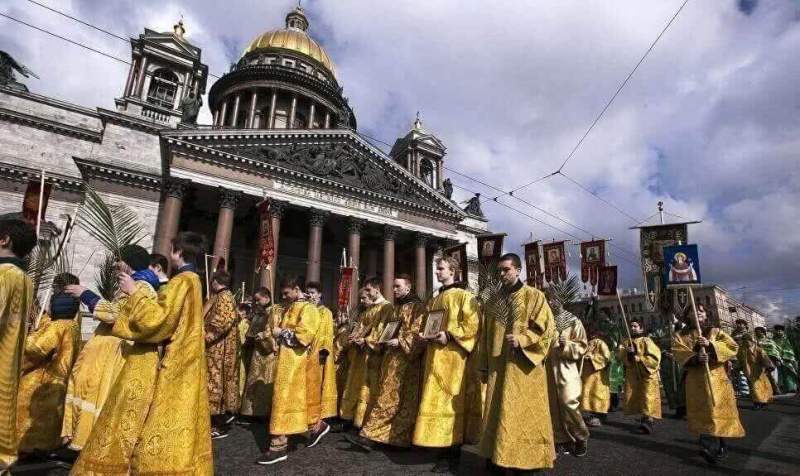 Петербургские ученые выступили против передачи Исаакиевского собора РПЦ