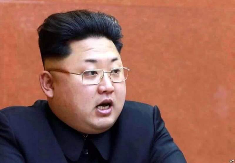 СМИ: Ким Чен Ын покончил с курением