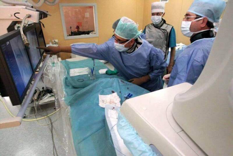 Новосибирские врачи провели уникальную тройную операцию на сердце