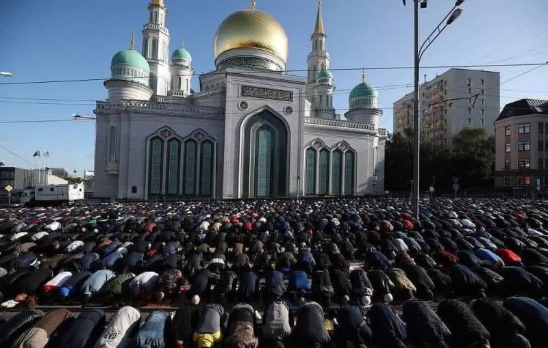 В московских мечетях в богослужении на Курбан-байрам  участвовало 240 тыс верующих