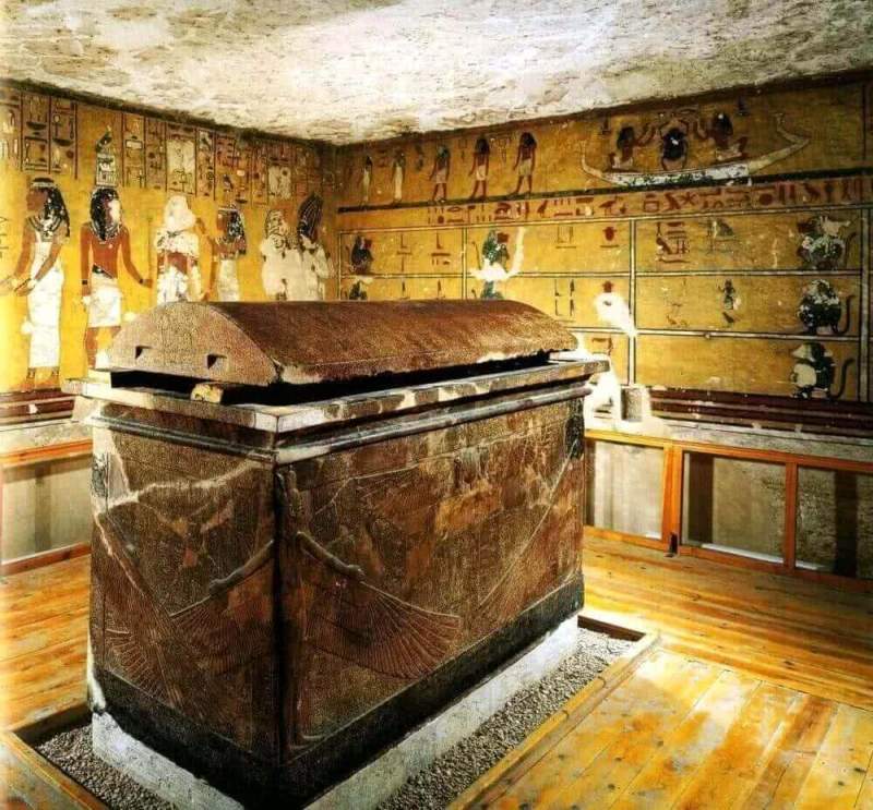 В Египте обнаружена древнейшая в стране гробница