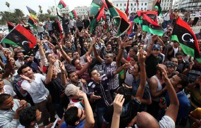 Ливийцы выступили против триполитанского правительства и за освобождение пленных