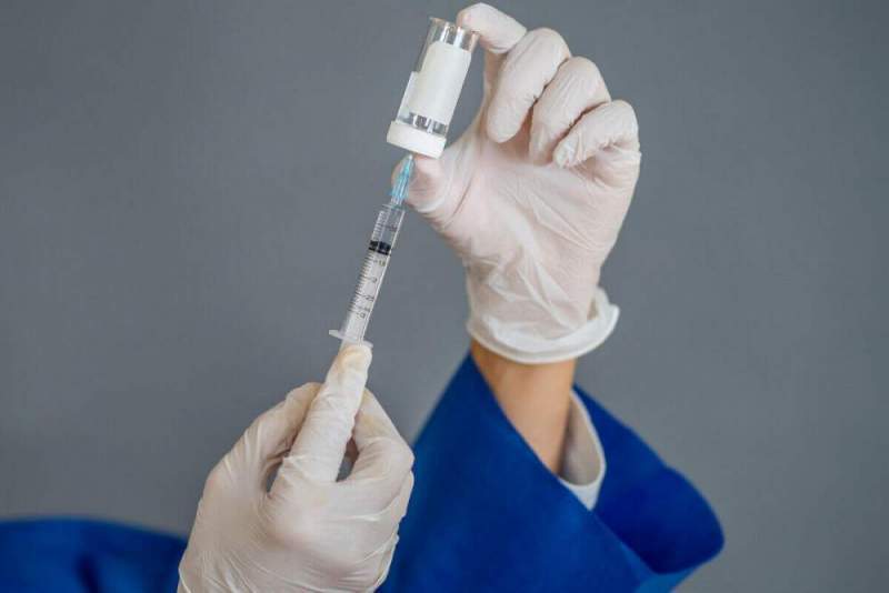 Отечественную вакцину от коронавируса «Спутник-V» выпустили в гражданский оборот
