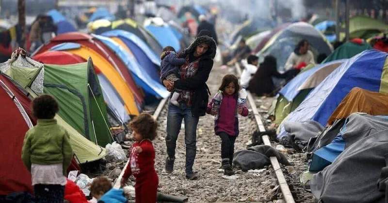 Лагерю беженцев в Идомени осталось существовать считанные часы