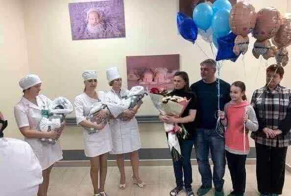 В Тамбове семье, где родилась тройня, вручили сертификат на 3 миллиона 780 тысяч рублей